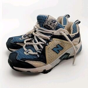 NEW BALANCE 808 Womens Size 8D Navy Blue Sneakers Could Use New Laces